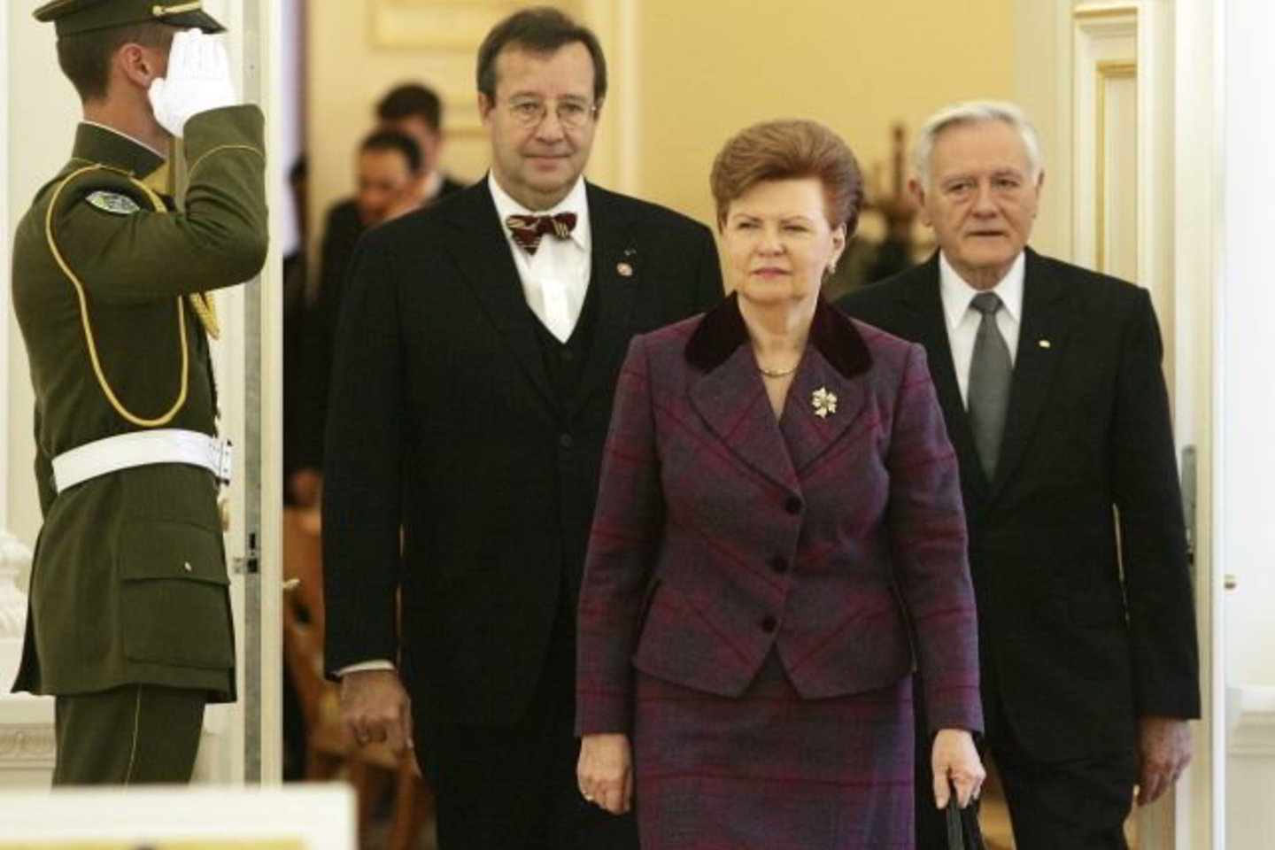 2005 metais, priešingai nei Latvijos vadovė, V.Adamkus atsisakė kvietimo Maskvoje minėti Antrojo pasaulinio karo pabaigos metines.