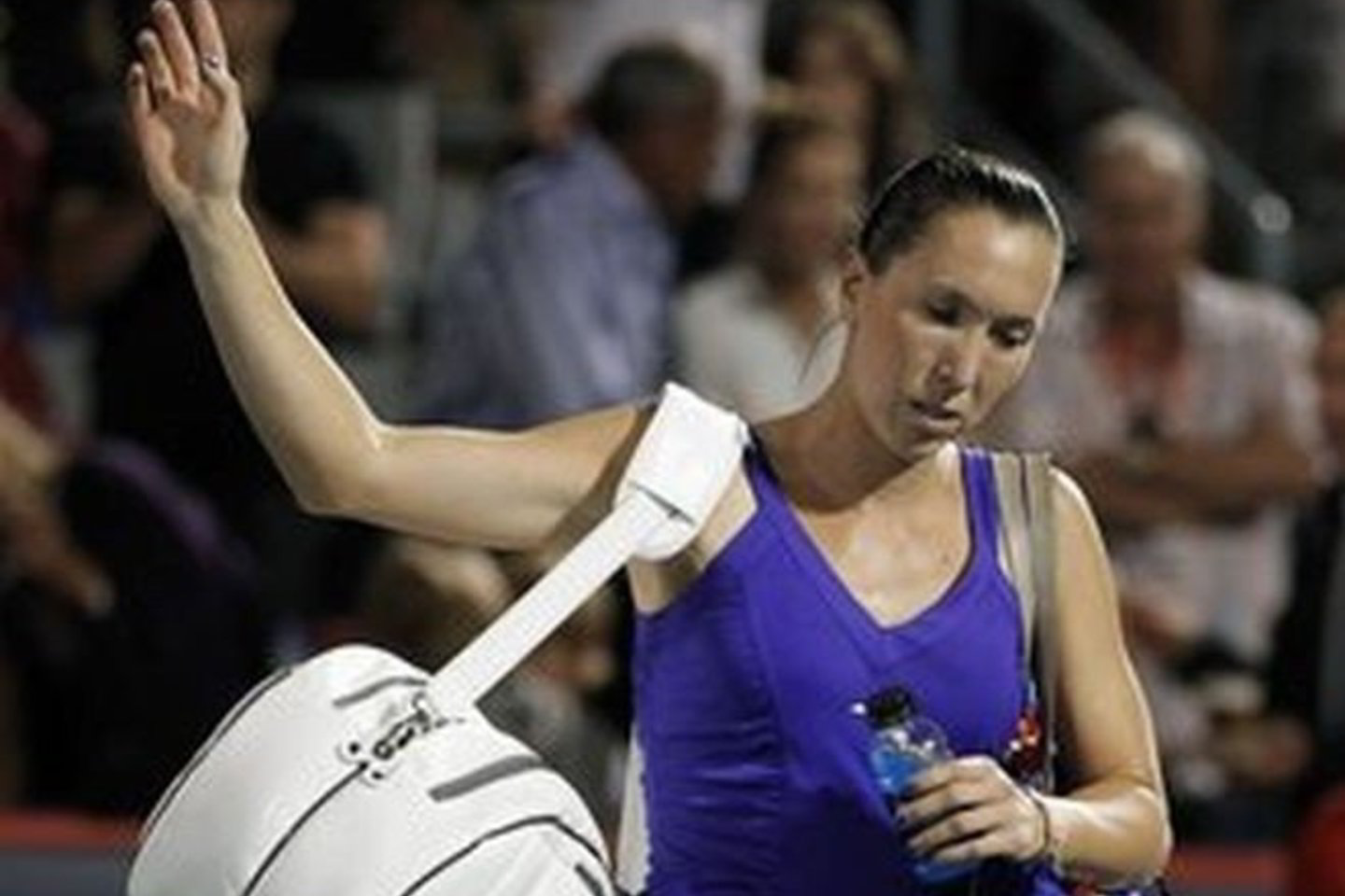 Pergalingai turnyrą pradėjo favoritė iš Serbijos Jelena Jankovič.