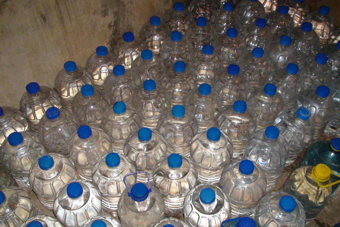 Suklastota produkcija būdavo platinama ne prekybai skirtose vietose.