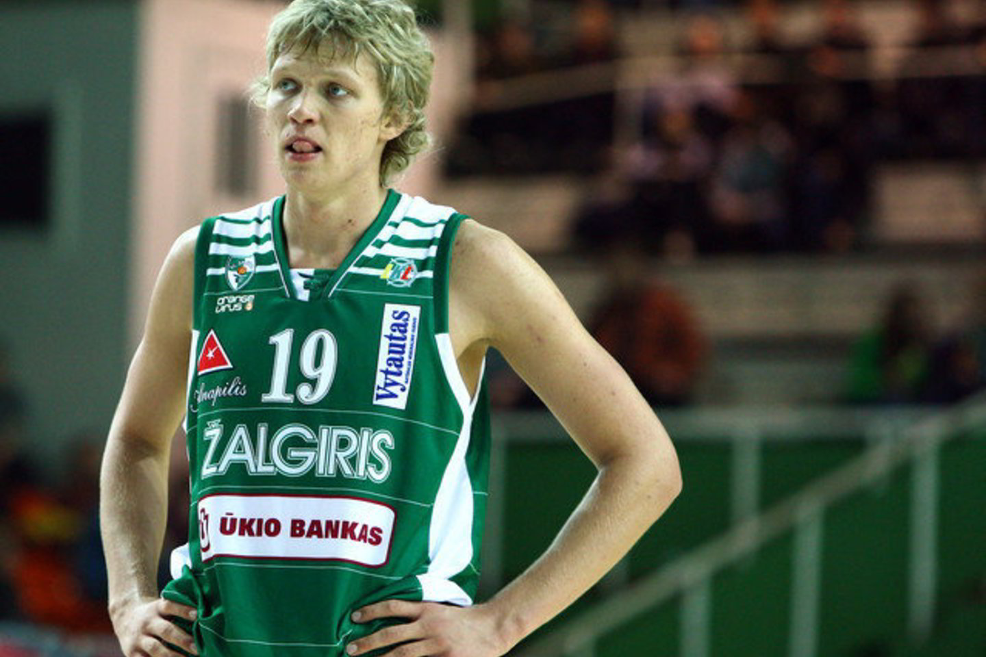 M.Kuzminskas Alytuje drebino krepšį dėjimais.