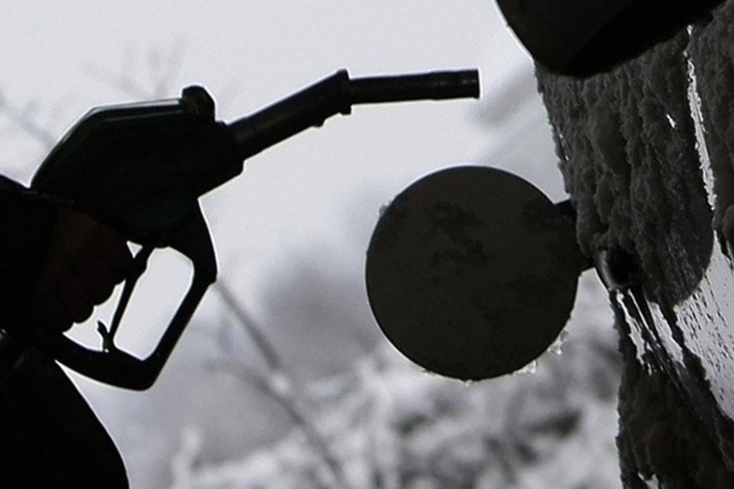 Būtinybė didinti gavybą susijusi su smarkiu gavybos sumažėjimu Libijoje, taip pat įeinančioje į OPEC.