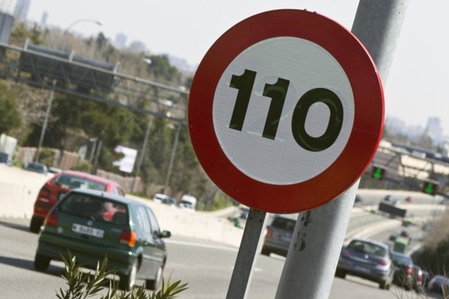 Ispanai piktinasi, kad vairavimas taps nuobodus, nes nebebus galima viršyti 110 km/val. greičio.