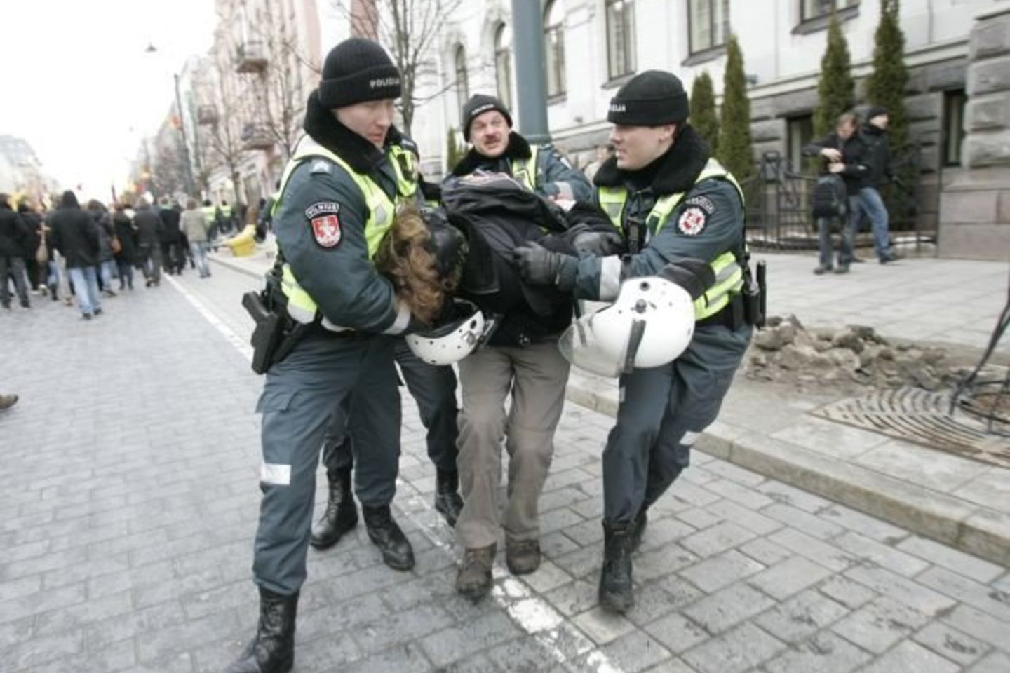 Policija sulaikė kelis asmenis.