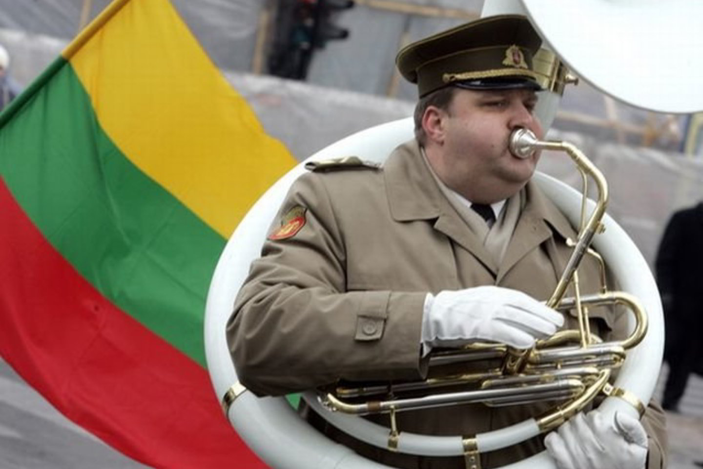 Nuotaiką kėlė kariuomenės orkestras.