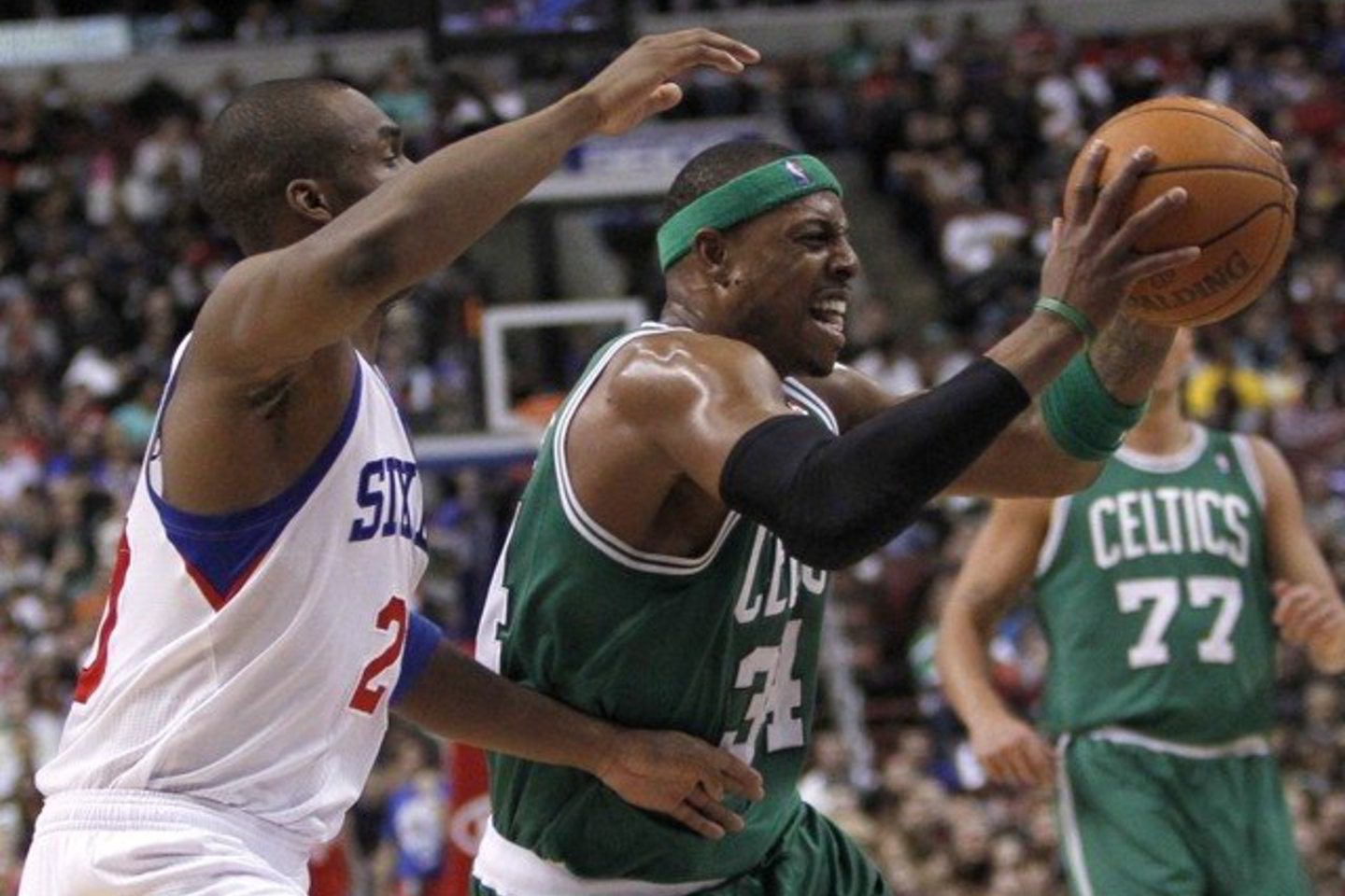 „Philadelphia 76ers“ komanda įveikė „Boston Celtics“ ekipą.