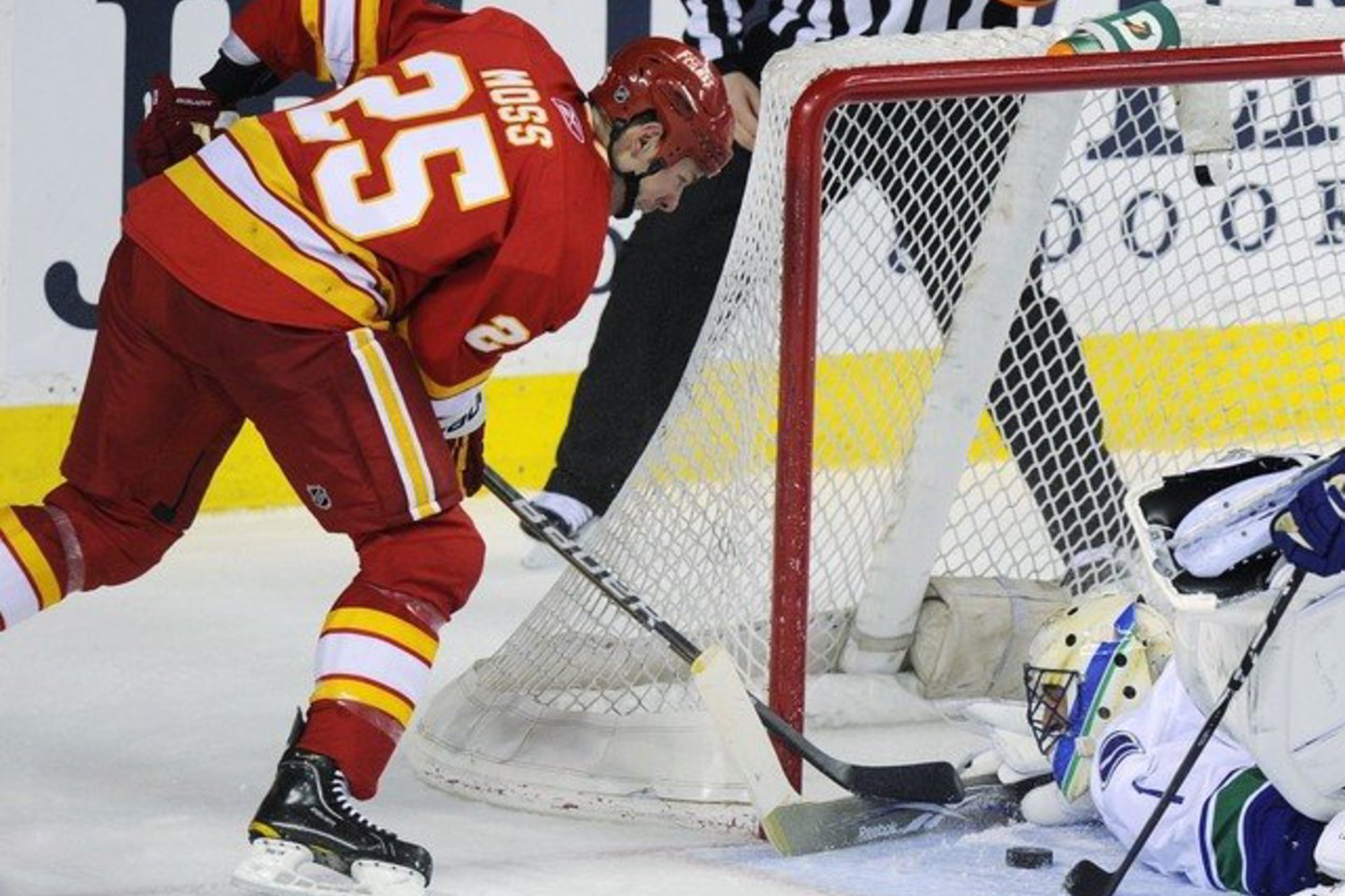 Kalgario „Flames“ - Vankuverio „Canucks“ susitikimas baigėsi pirmųjų pergale 3:4.