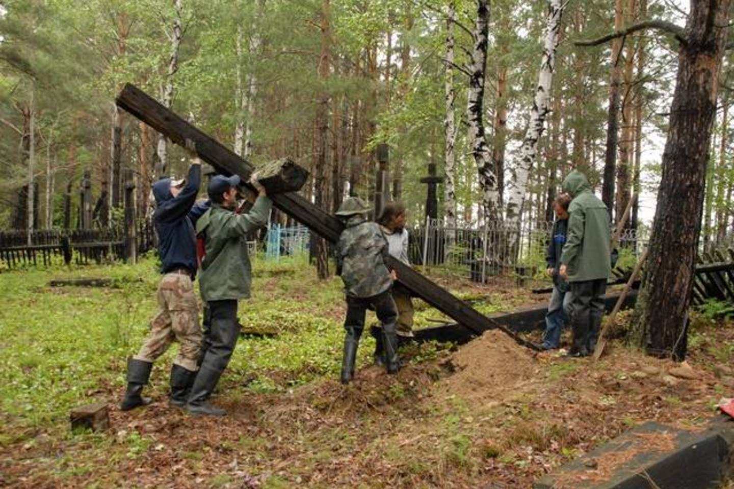 Rusijoje daugiausia palaidoti iš Lietuvos ištremti žmonės arba tų šalių lageriuose kalėję politiniai kaliniai.