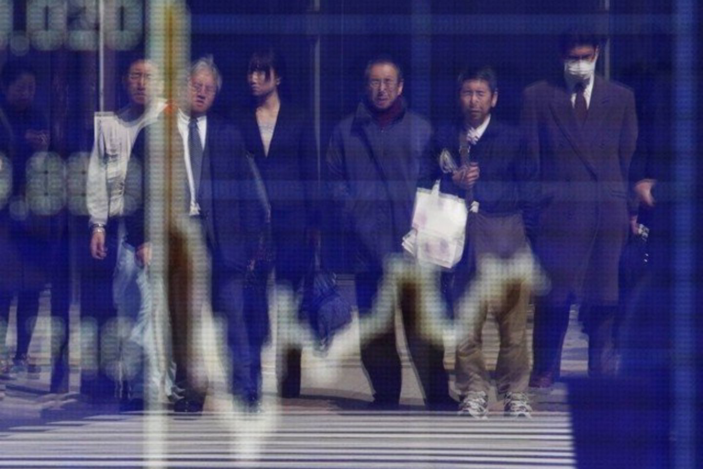 Pirmadienį Tokijo akcijų biržos pagrindinis indeksas „Nikkei“ sumažėjo 6,98 proc.