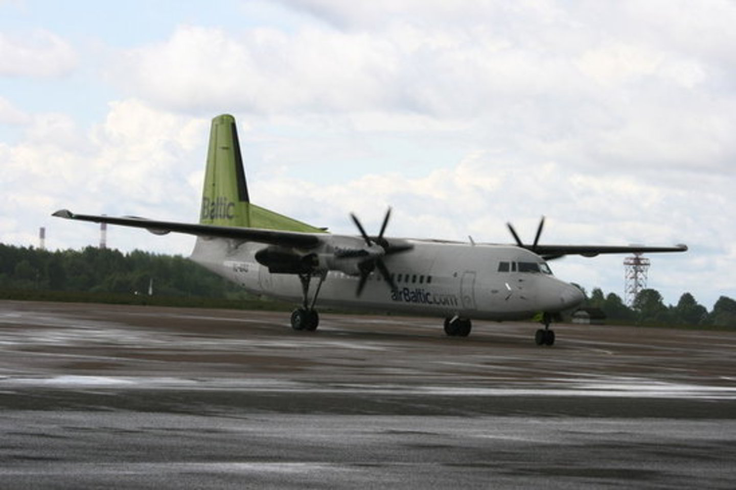 „airBaltic“ paslaugomis Kauno oro uoste per vasarį naudojosi 1268 klientai.