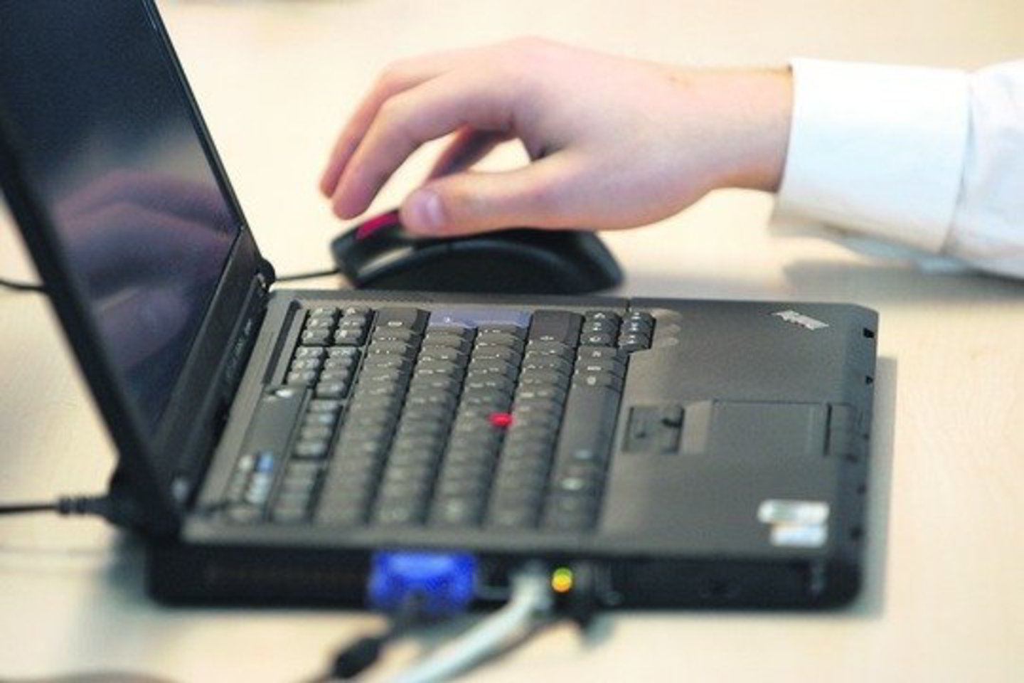 Telefoninis sukčius druskininkietei liepė pervesti pinigus internetu.