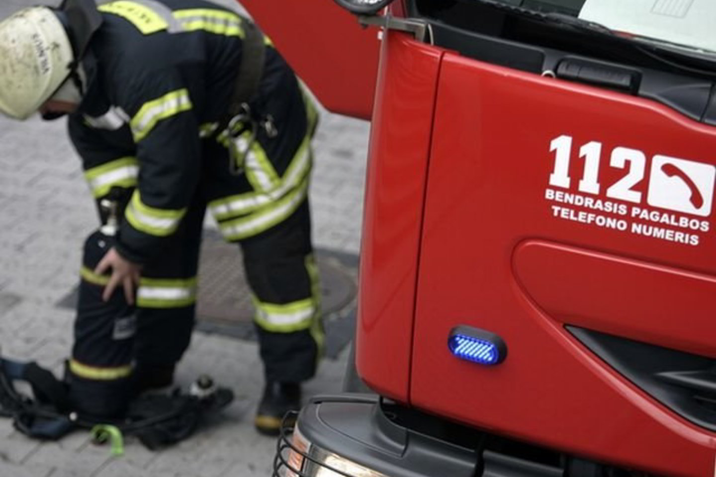 Iki sodybos tegalėjo privažiuoti vienas gaisrininkų automobilis.