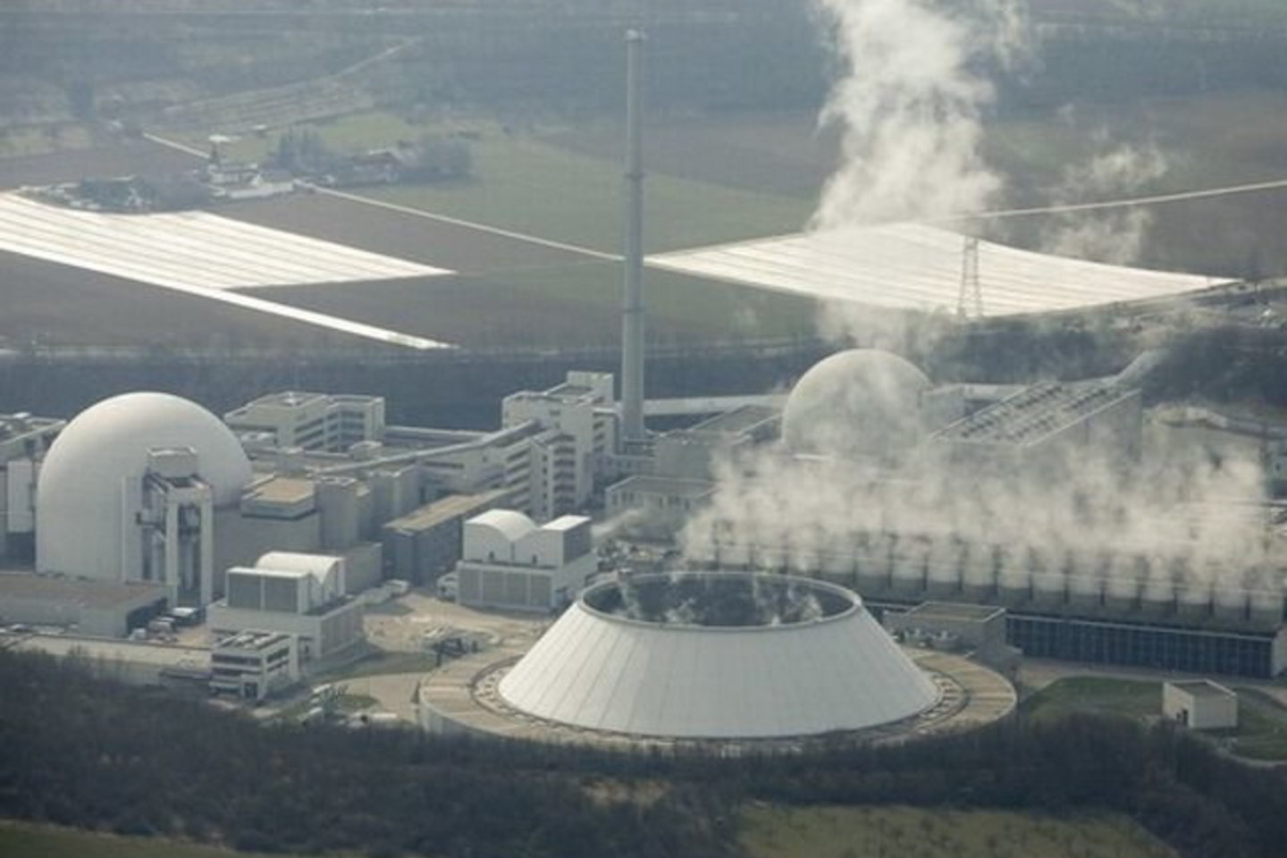 Tarp laikinai uždaromų elektrinių - ir „Neckarwestheim I“.