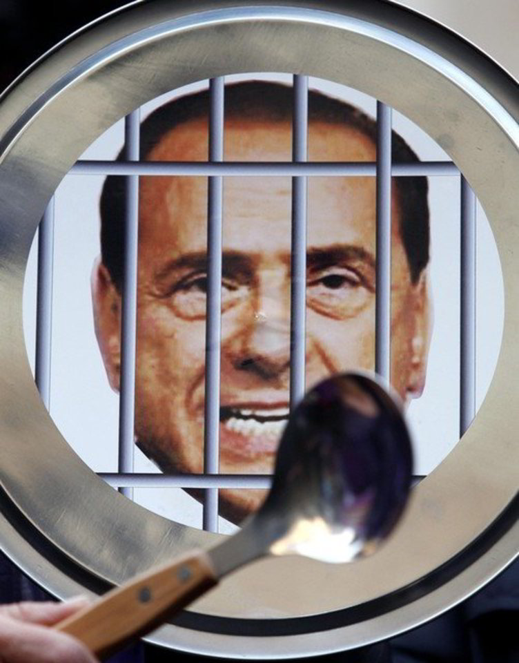S.Berlusconi įklimpo į skandalus.