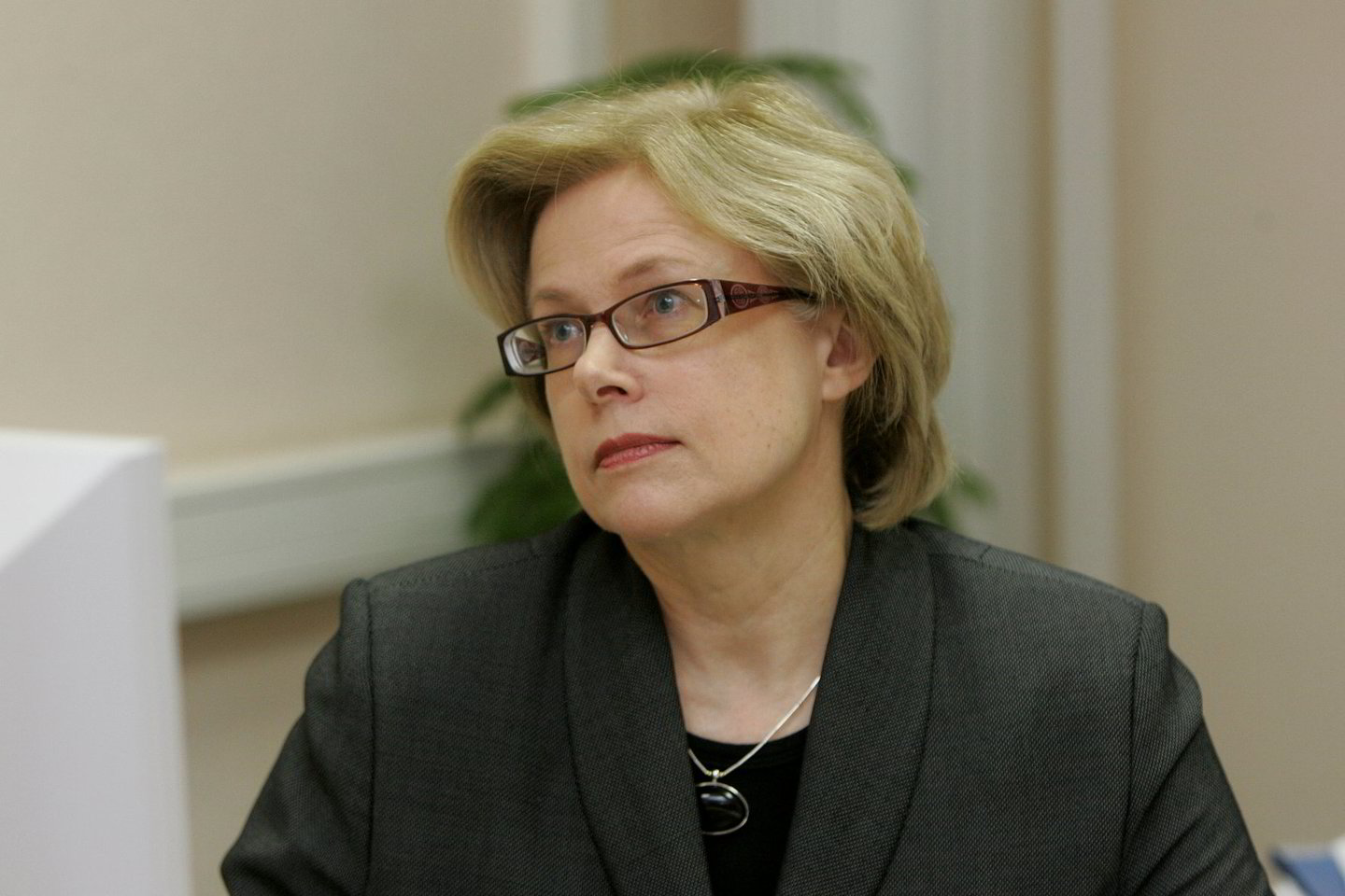 E.Baltutytė teigė, kad per paskutinius kelerius metus ji ne kartą ragino Seimo vadovybę, teisingumo ir sveikatos apsaugos ministrus imtis priemonių teismo sprendimui vykdyti.