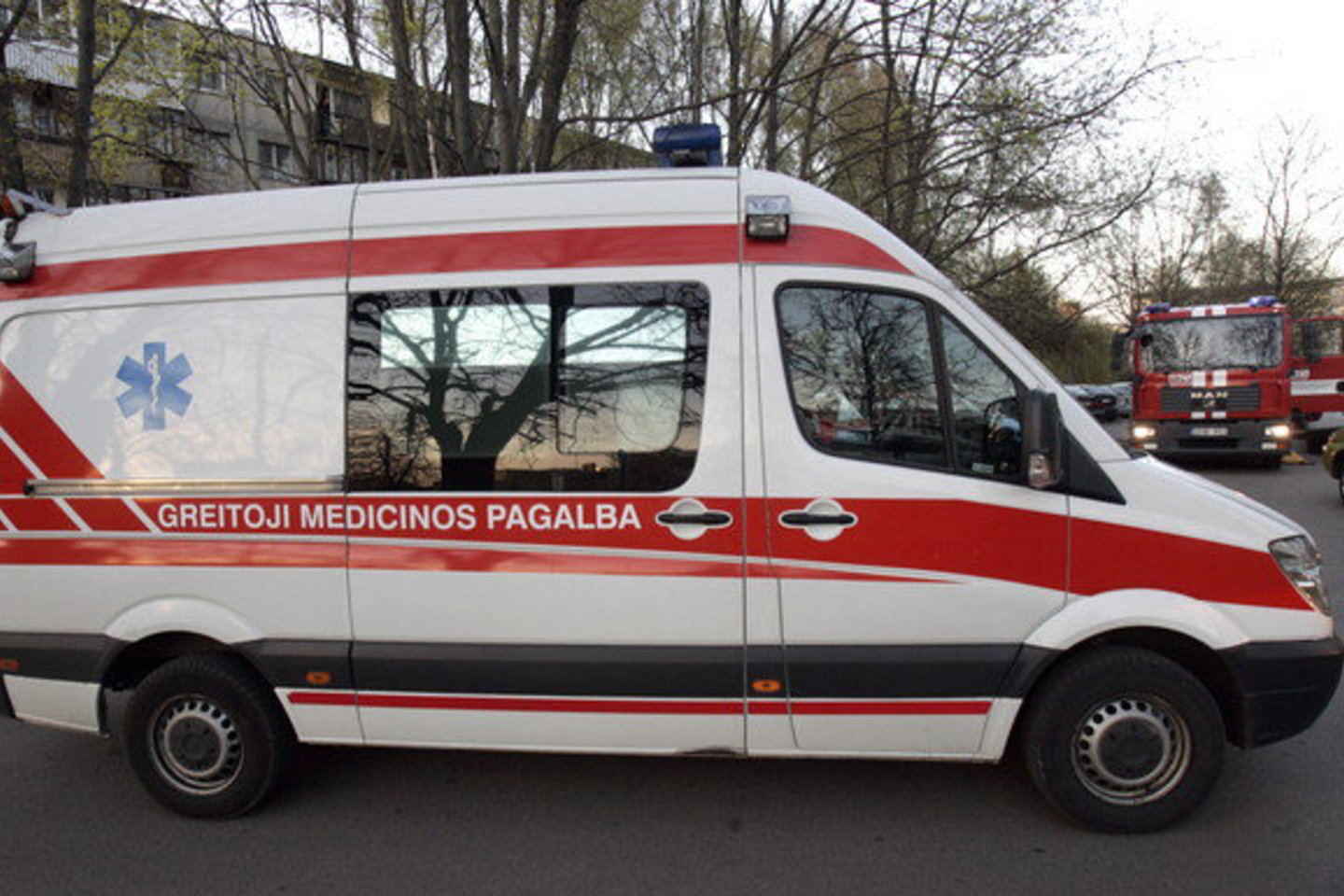 Prie upės atskubėjo gelbėtojai.