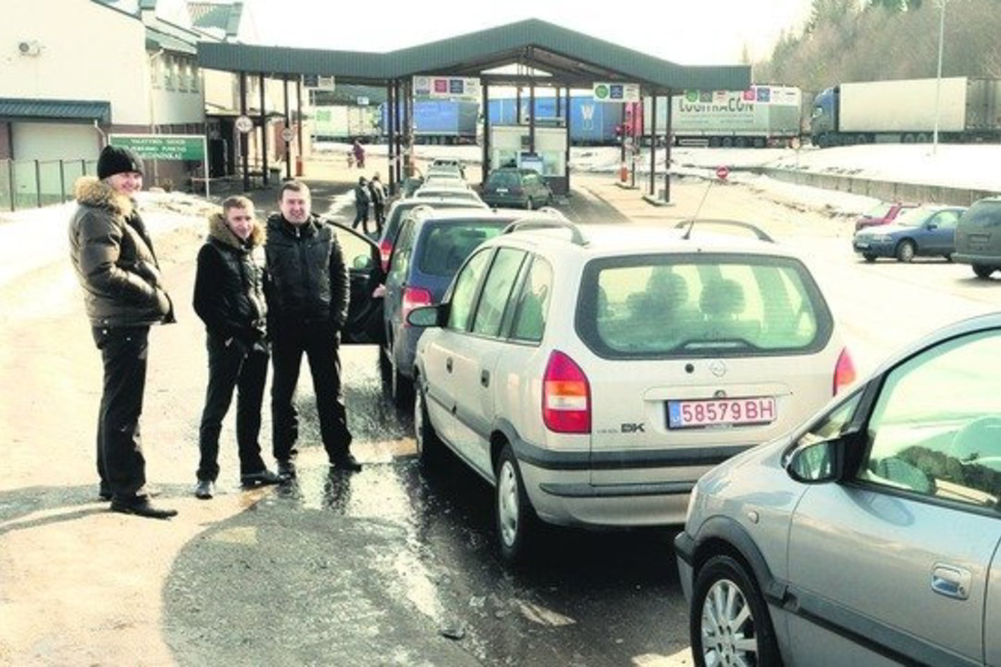 Medininkų pasienio poste jau kelias savaites rikiuojasi didžiulės mašinų eilės.