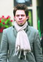 Dainininkas J.Brūzga paragavo kareiviškos košės