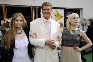 Aktorius D.Hasselhoffas susižavėjo Velso fabriko darbininke