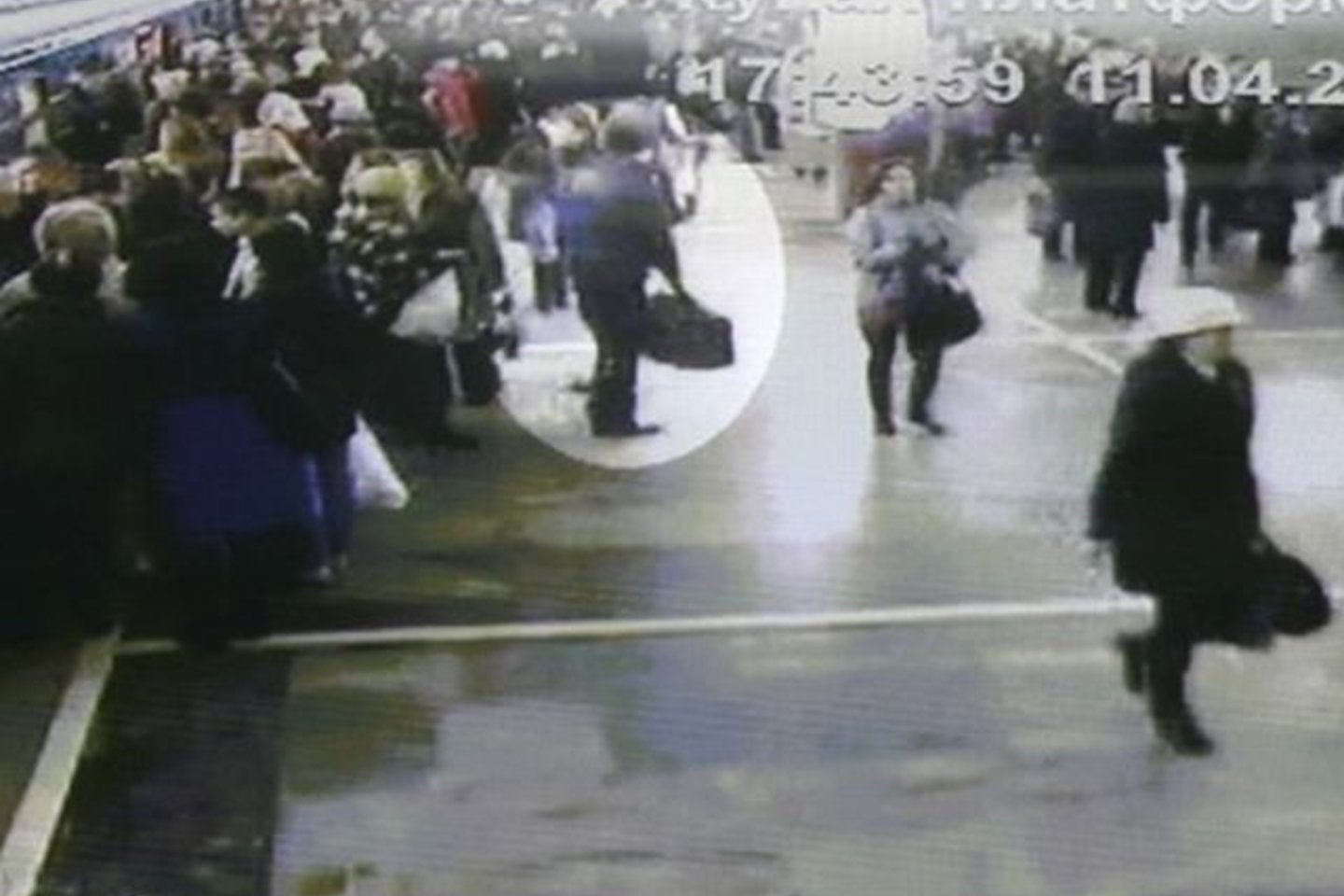 Kol kas tyrėjams nepavyko išsiaiškinti, kuo užsiima sulaikytieji.