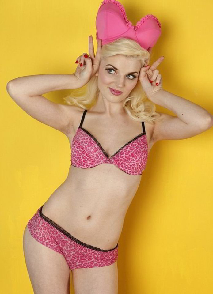 Katrina Darling - burleskos meistrė.