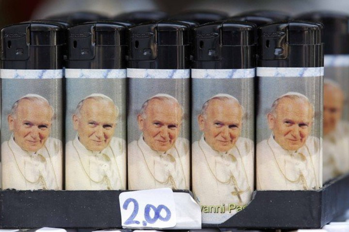 Lenkijos ambasada Italijoje perspėjo tėvynainius vengti sukčių paslaugų.
