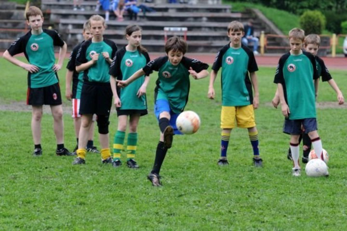 Gegužės mėnesį Lietuvos futbolo mėgėjai vėl galės džiaugtis masinio futbolo dienomis - “UEFA Grassroots day. Švęskime futbolą!” projektu.