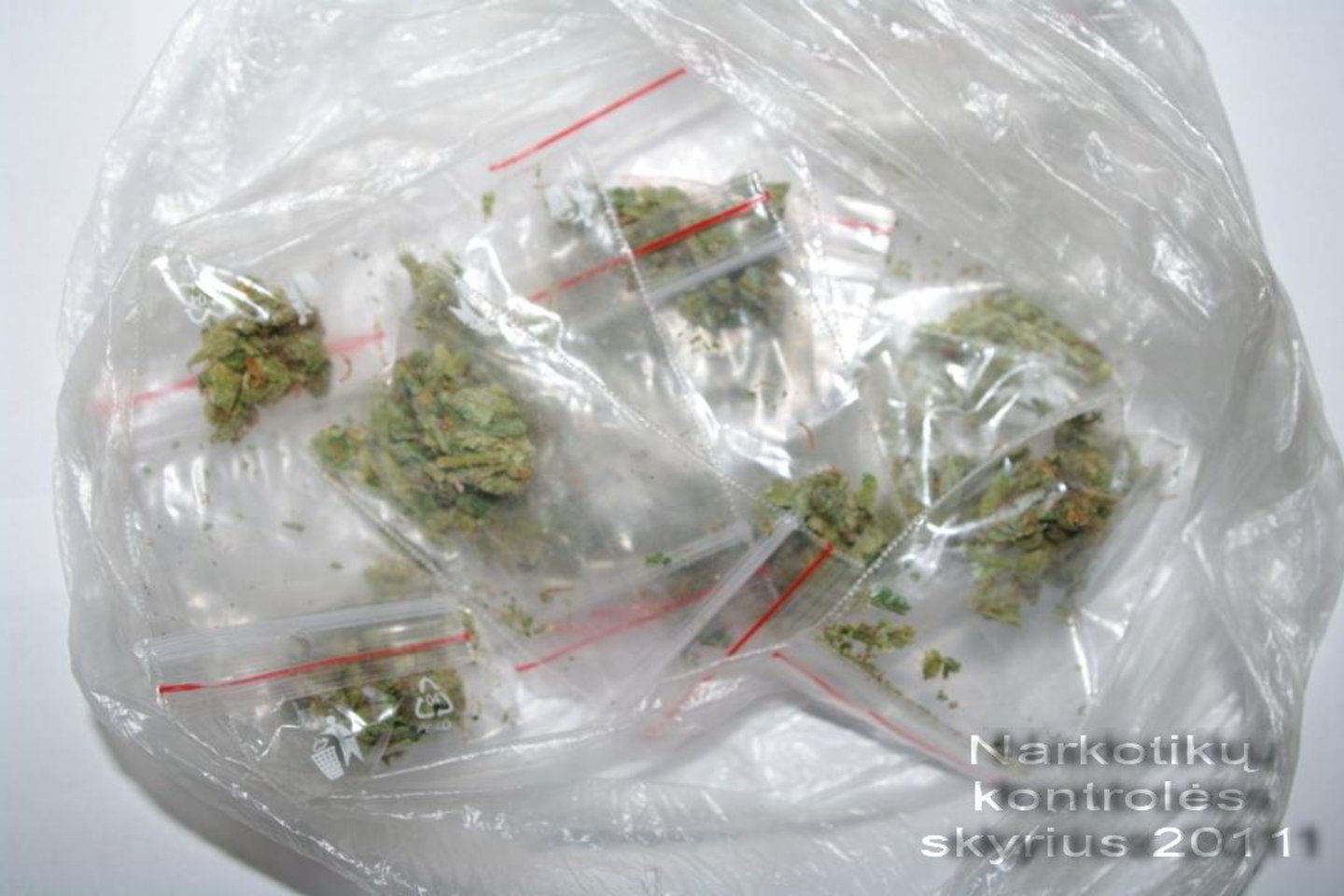 Atlikus 30 kratų jų gyvenamose patalpose rasta ir paimta daugiau kaip 4 kg heroino.