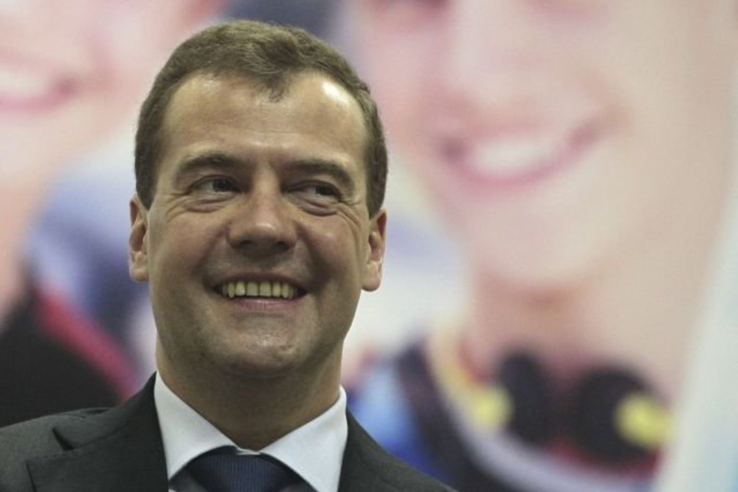 „Linksminamės prieš metus per kurso susitikimą“, - parašė D.Medvedevas savo puslapyje socialiniame tinkle „Twitter“.