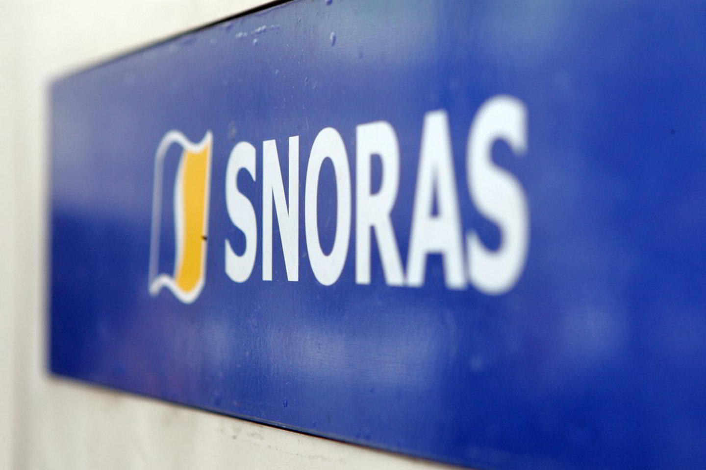 Nuo balandžio 26 d. iki gegužės 29 d. bankas „Snoras“ platins naują metų trukmės su fiksuotų palūkanų obligacijų litais emisiją.