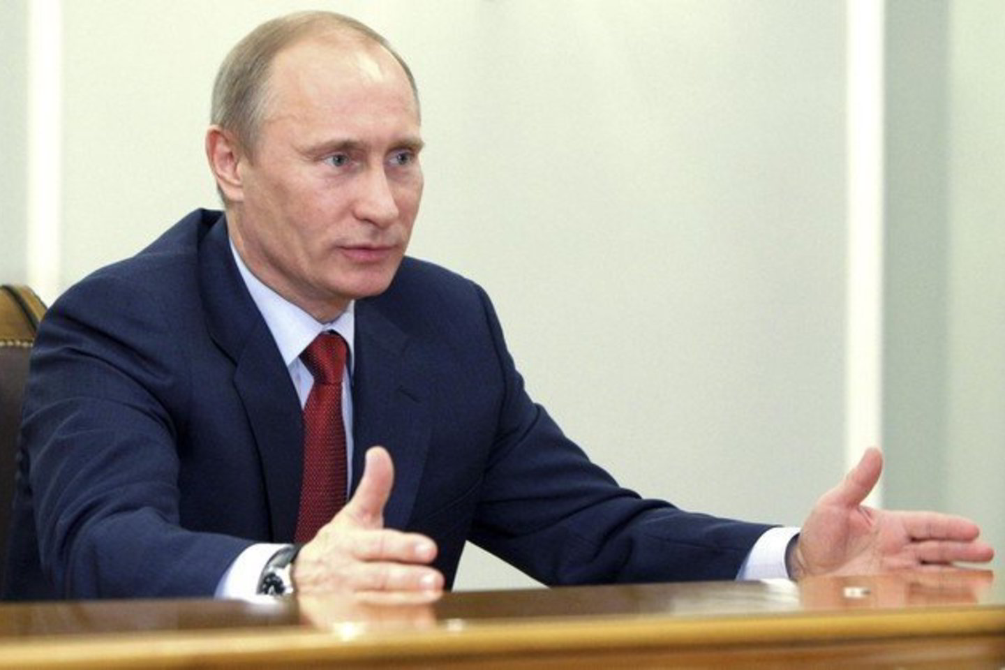 V.Putinas siejo Latvijos ir Estijos vadovų sprendimą dėl dalyvavimo Antrojo pasaulinio karo pabaigos minėjime Maskvoje su sienos sutarčių pasirašymu.