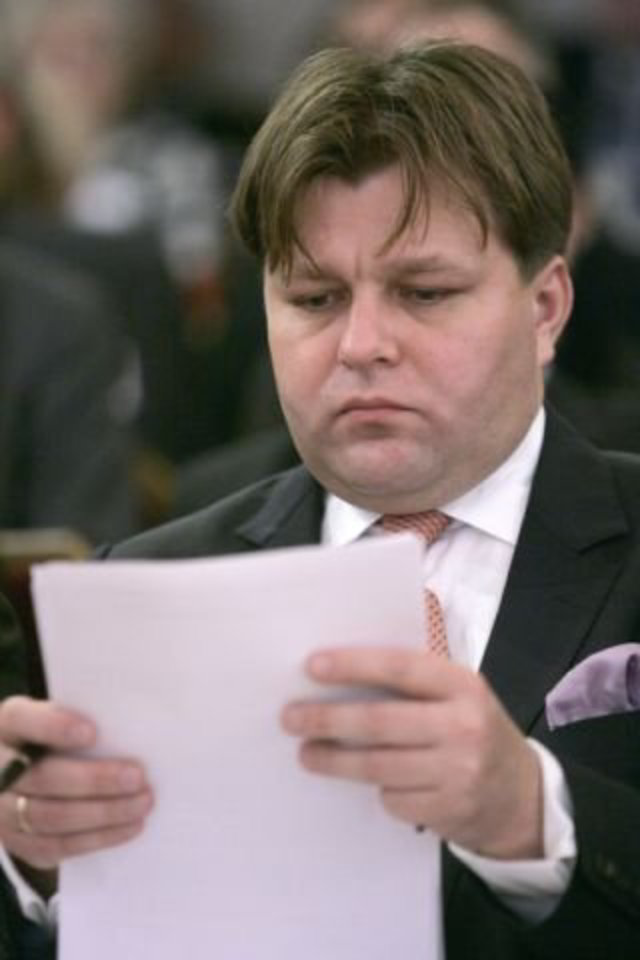 Už M.Adomėno įgaliojimų nutraukimą ketvirtadienį balsavo 49 parlamentarai.
