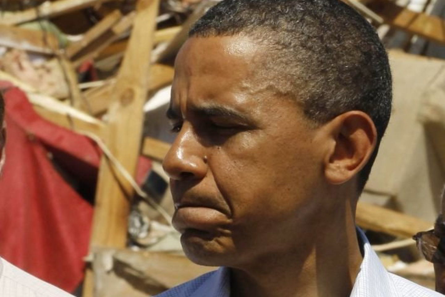 Dokumentuose pažymima, kad studijų metais B.Obamos tėvas išsiskyrė nepastoviais santykiais su moterimis.