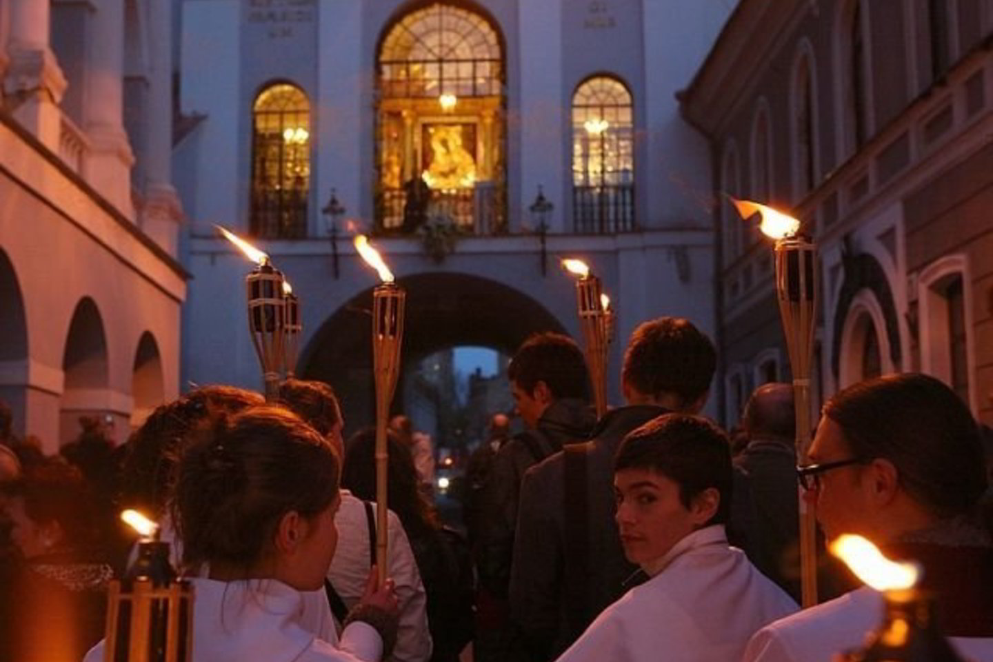 Ekumeninė Šviesos kelio procesija vakare ėjo iš Aušros Vartų į Dievo Gailestingumo šventovę.