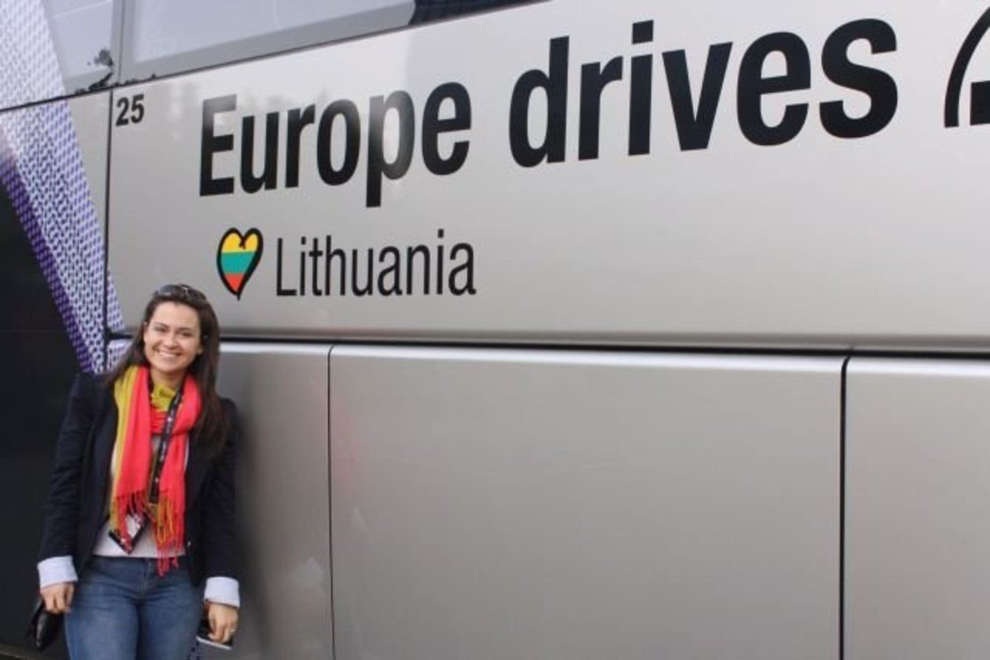 E.Sašenko pralinksmino "Eurovizijos" rengėjai, pasistengę, kad jai skirto autobuso nebūtų įmanoma supainioti su kitais.