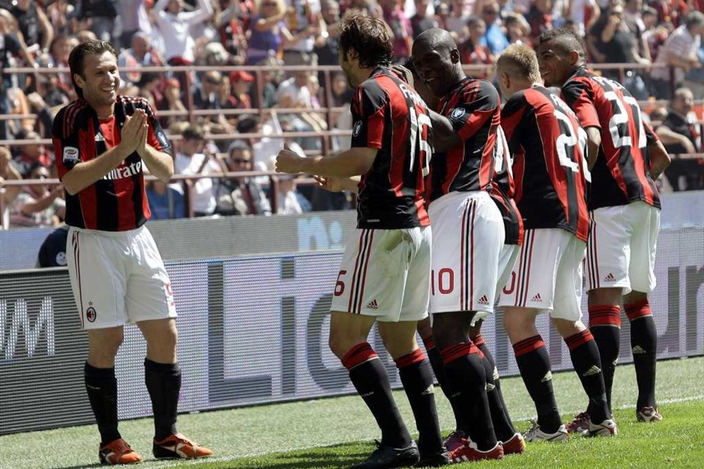 "AC Milan" vienuolikė yra per plauką nuo "Seria A" čempionų titulo.