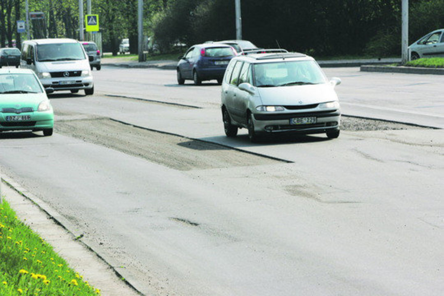 Remontininkų išfrezuotos ir neužlygintos gatvės kelia vairuotojų siaubą.