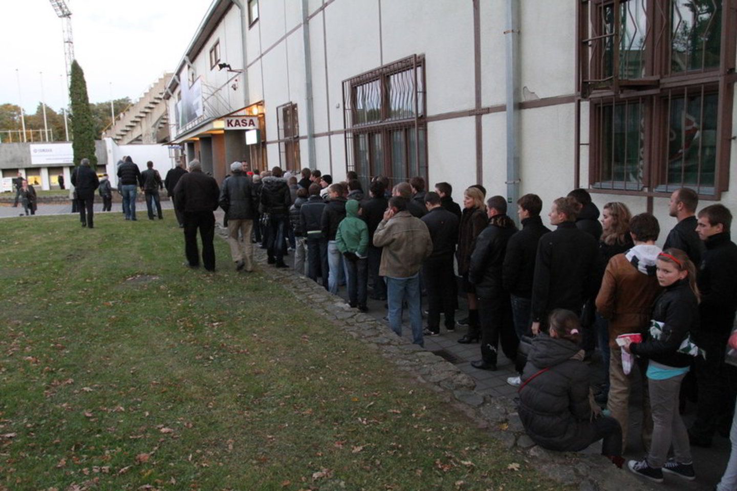 Bilietų perpardavinėjamas traktuojamas kaip nusikalstama veikla.