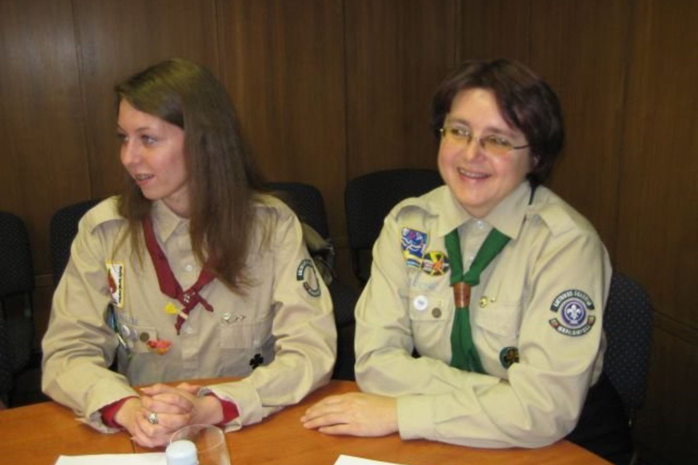 Sūduvos tunto tuntininkė A.Levickienė (dešinėje) teigė, jog šalies skautų šventei pasirengta, tetrūksta gero oro.