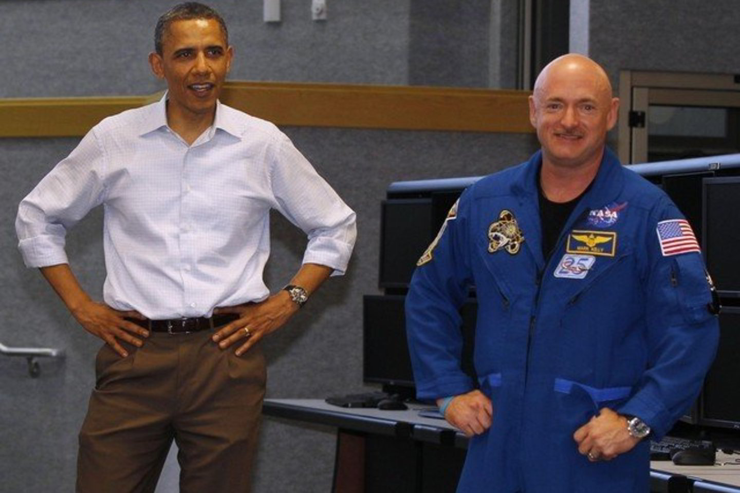JAV prezidentas B.Obama ir erdvėlaivio įgulos vadas N.Kelly.