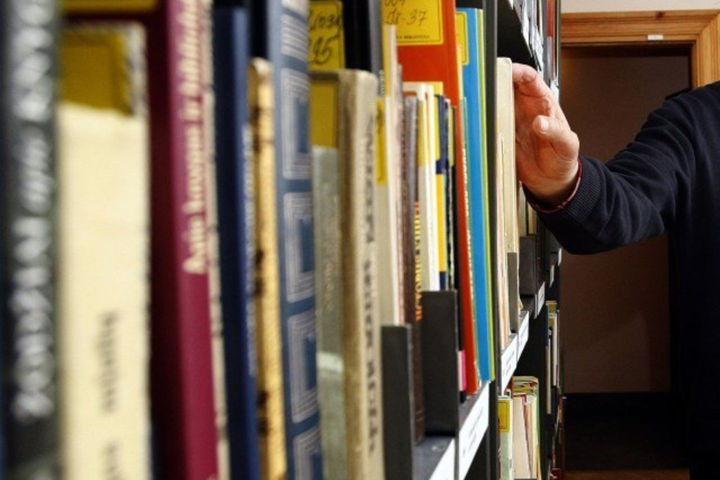Kultūros ministerija antradienį apdovanos geriausius 2010 metų bibliotekininkus.
