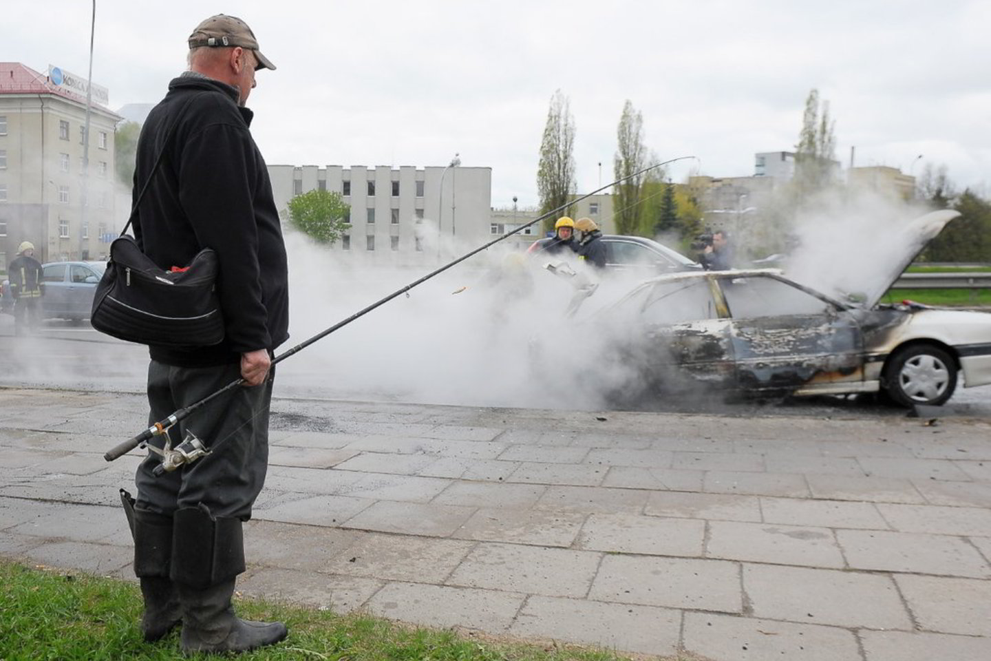 Automobilio gaisrą numalšino tik ugniagesiai.