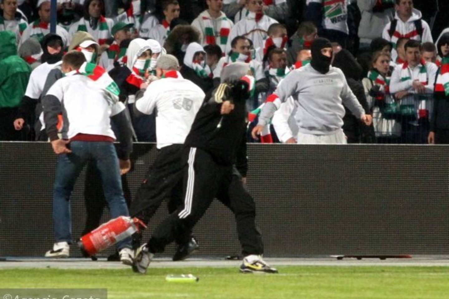 Chuliganai siautėjo stadione.
