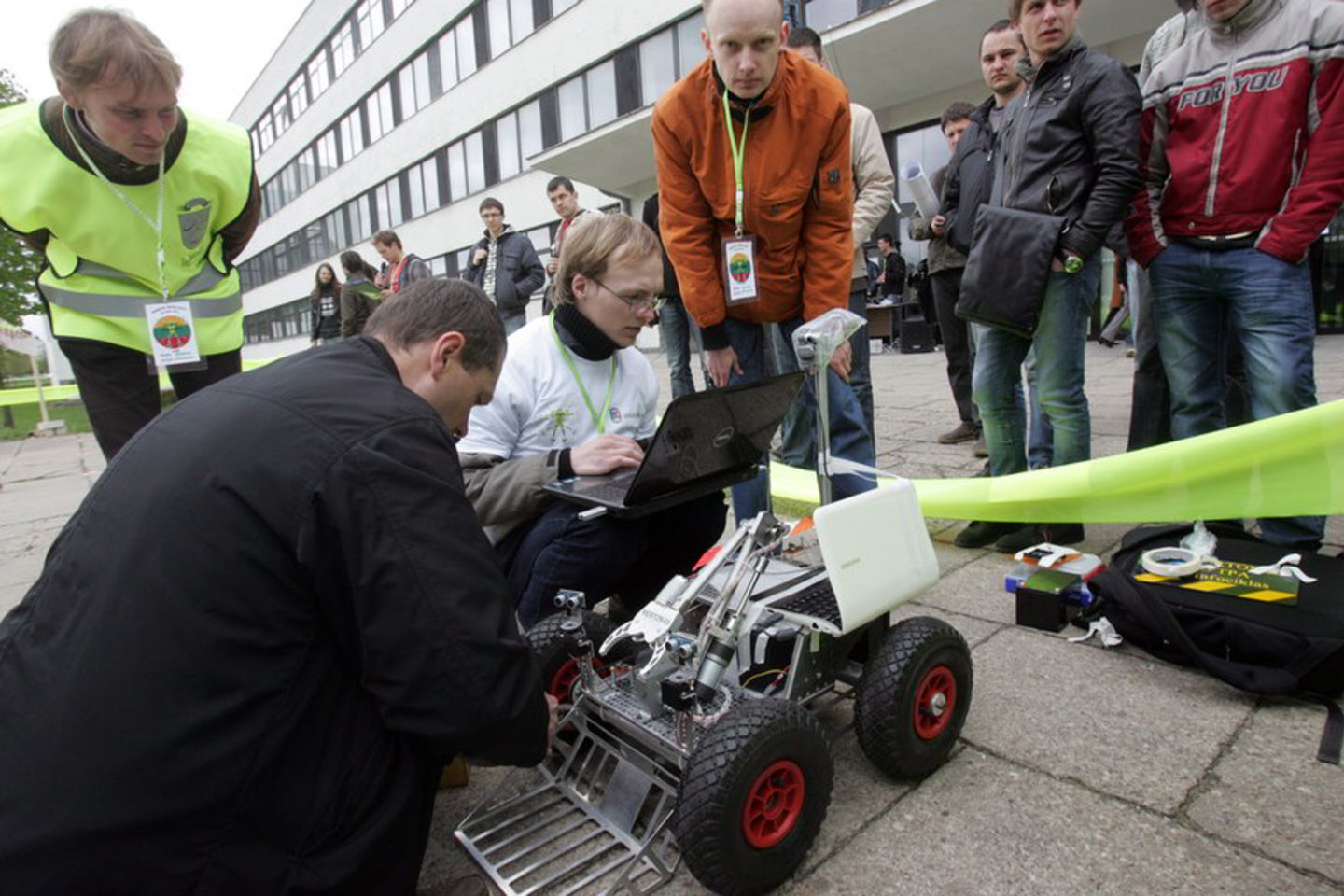 Varžybose dalyvauja keturios Lietuvos studentų komandos, taip pat svečiai iš Lenkijos ir Estijos.