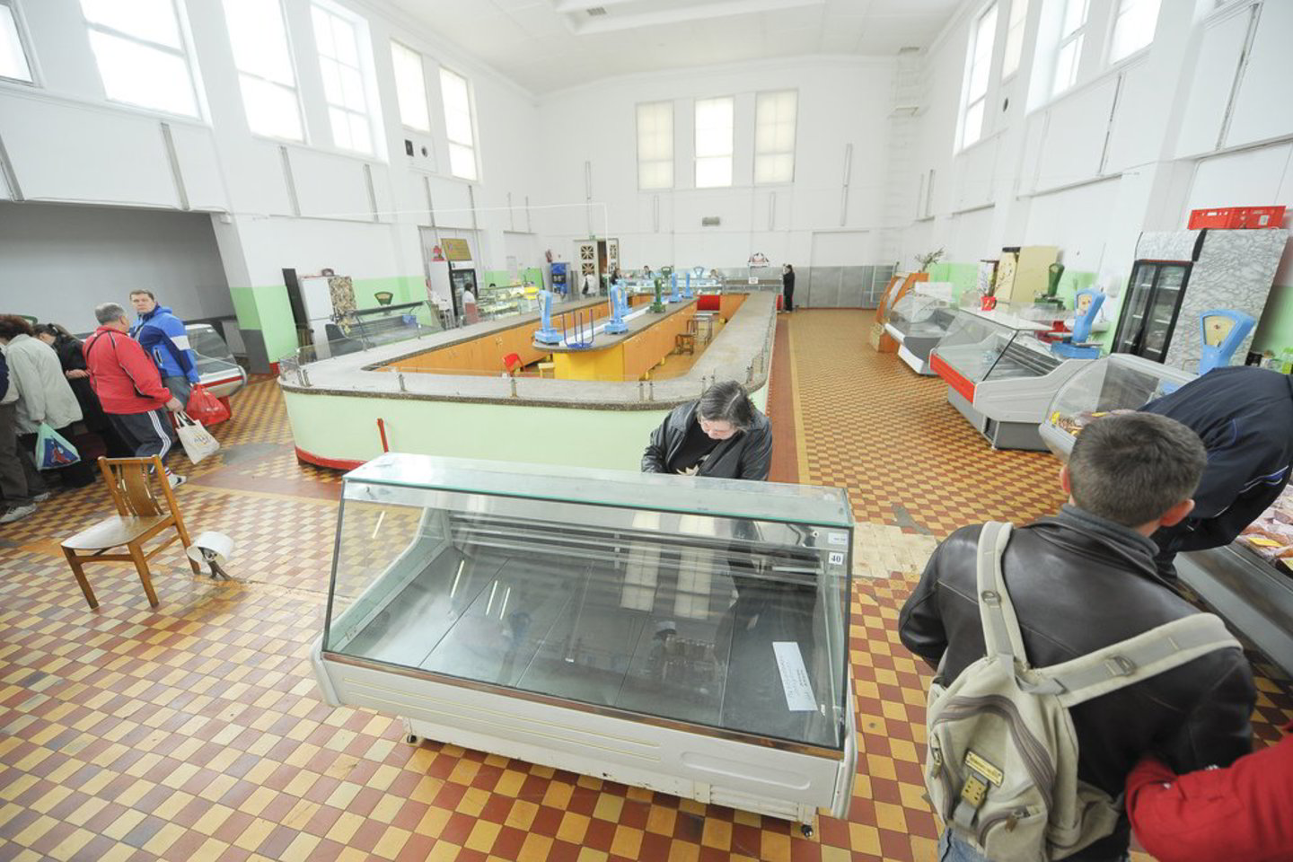 Gegužės 1-ąją, kai kasos aparatai prekiaujantiems buvo privalomi, turgavietės buvo ištuštėjusios.