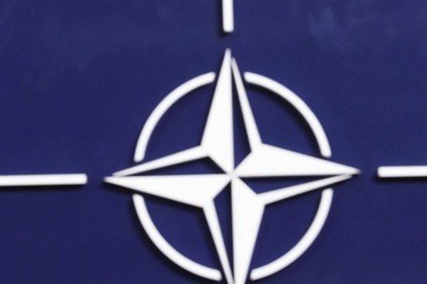 NATO sako, kad jų laivai puikiai žino, jog jų pareiga padėti nelaimės ištiktiems laivams.