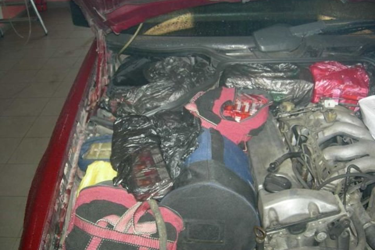 Kituose kelio postuose muitininkai sulaikė per 20 automobilių, kuriuose buvo mėginama į Lietuvą įvežti įvairius kiekius kontrabanda gabenamų cigarečių.
