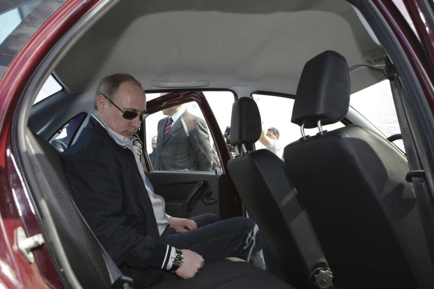 V.Putinui iškart nepavyko užvesti automobilio.