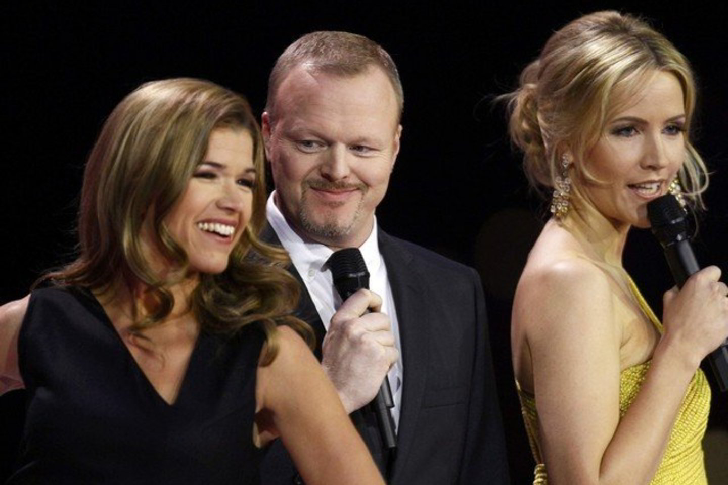 Vienas šiųmečių "Eurovizijos" vedėjų, prieš metus konkursą nugalėjusios vokietaitės prodiuseris S.Raabas (viduryje) scenoje dainuos vietoj Lenos.