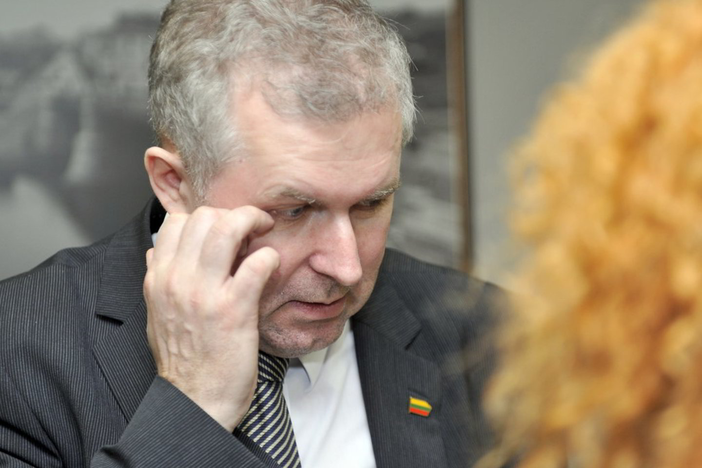Seimo Nacionalinio saugumo ir gynybos komiteto vadovas Arvydas Anušauskas sako, jog iš milijonų archyvuose saugomų dokumentų mažiausiai 100 tūkst. turėtų būti paviešinti.