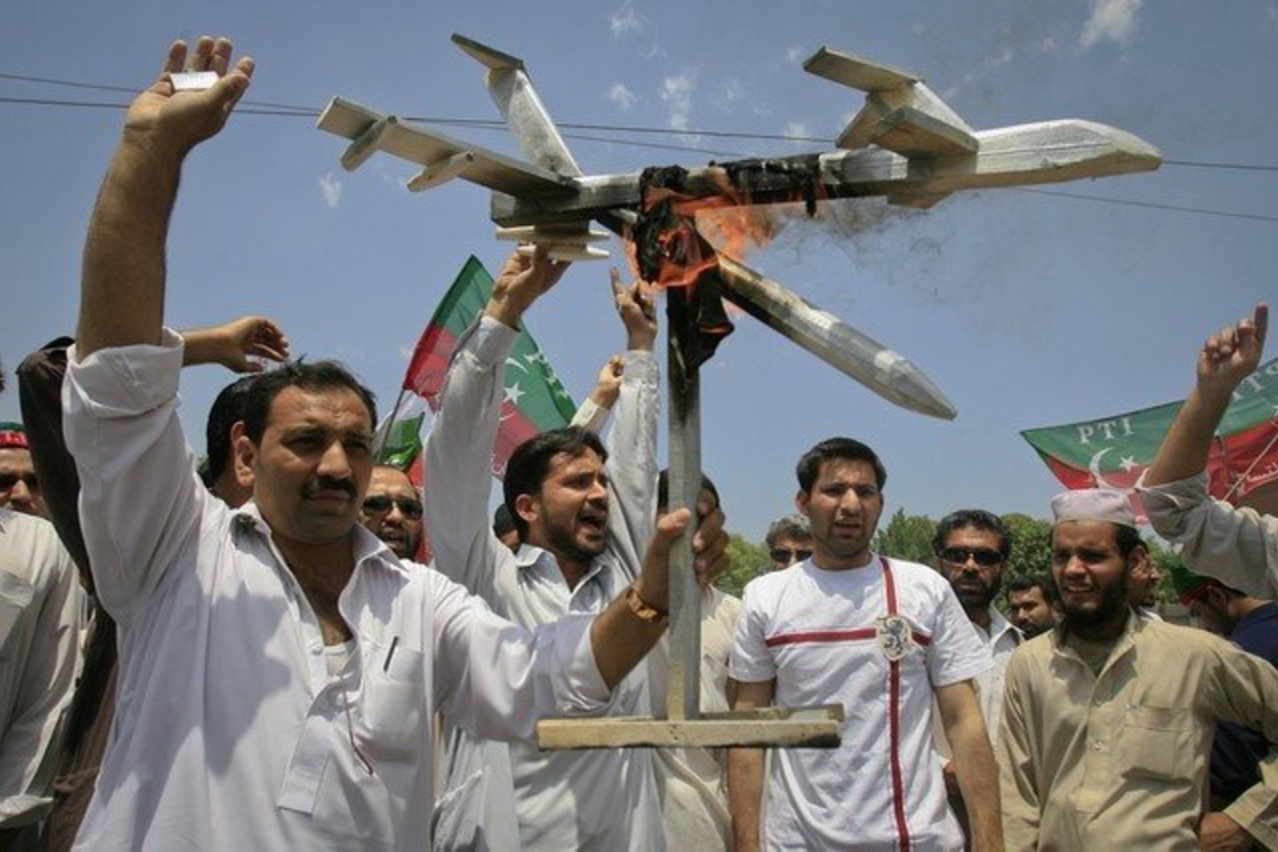 Šeštadienį Pakistano valdžia pareiškė, kad JAV karinė operacija buvo pasikėsinimas į Pakistano nepriklausomybę.